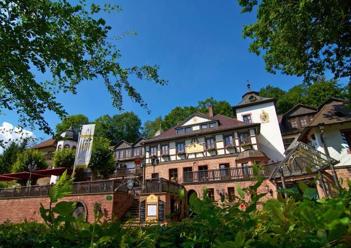 Altes Wirtshaus Schlosshotel Mespelbrunn