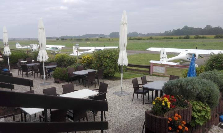 Airfield Hotel & Restaurant